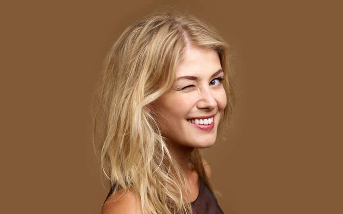 Rosamund Pike winking