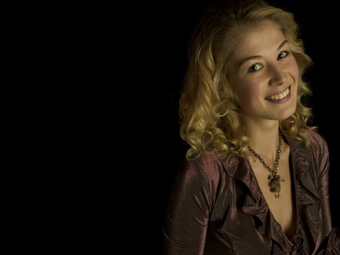 Rosamund Pike