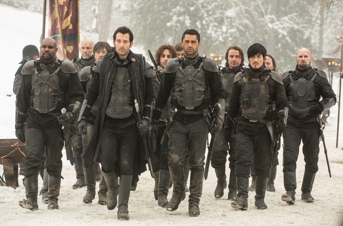 Clive Owen and soldiers in armor