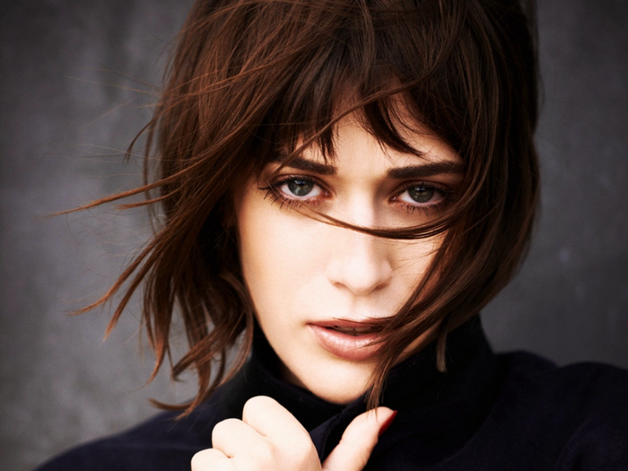 Lizzy Caplan portrait