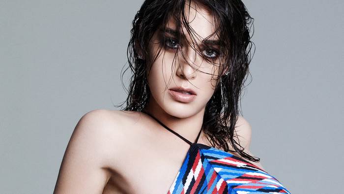 Lizzy Caplan