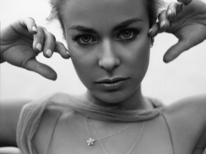 Carmen Electra close-up portrait