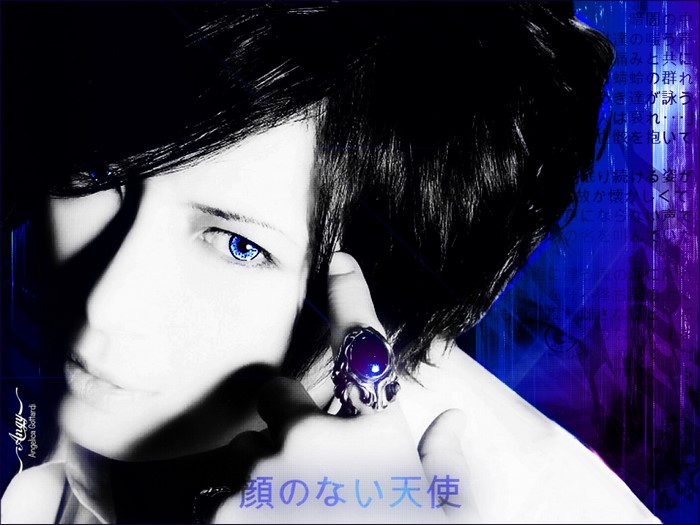 Angelica Gottardi with blue eyes and ring