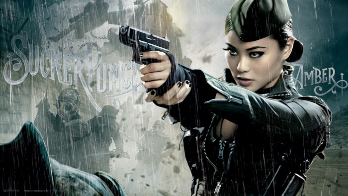 Amber from Sucker Punch holding a gun