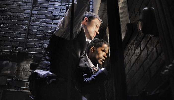 Jamie Foxx in a dark alley