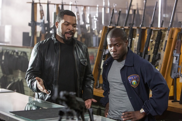 Ice Cube and Kevin Hart in a gun store