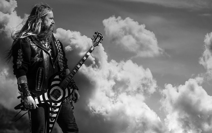 Zakk Wylde with a Gibson guitar