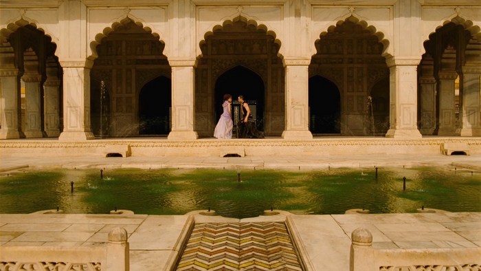 Lee Pace in a palace courtyard
