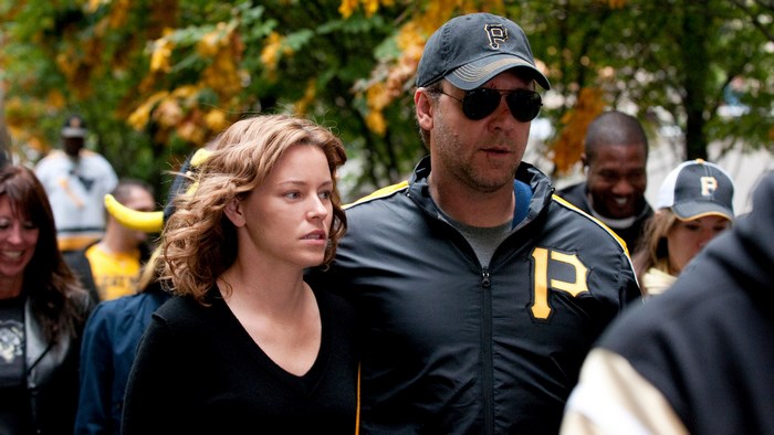 Elizabeth Banks and Russell Crowe in Pittsburgh