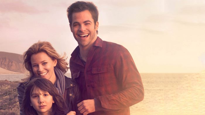Elizabeth Banks and Chris Pine in People Like Us