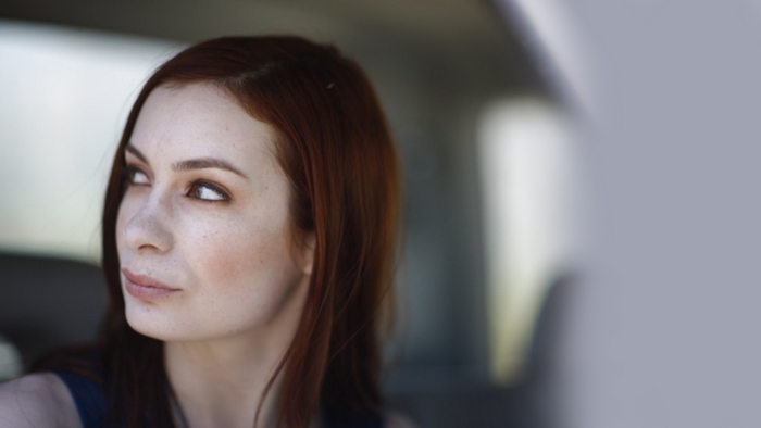 Felicia Day in a car