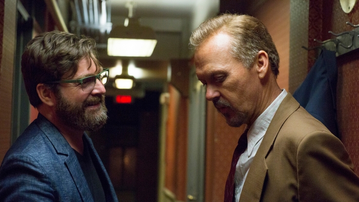 Michael Keaton and Zach Galifianakis in a hallway