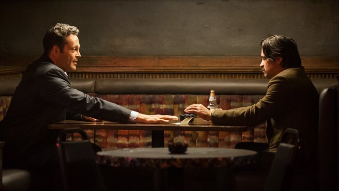 Vince Vaughn and Colin Farrell in a dimly lit bar