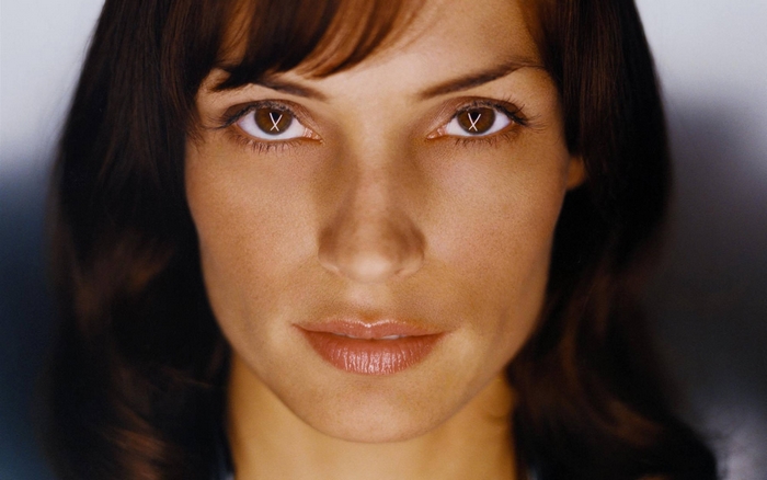 Famke Janssen close-up portrait