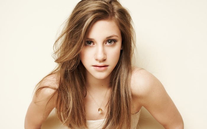 Lili Reinhart