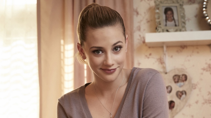 Lili Reinhart