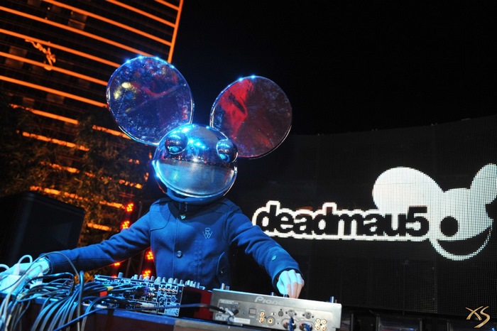 Deadmau5 performing on stage with Pioneer DJ equipment