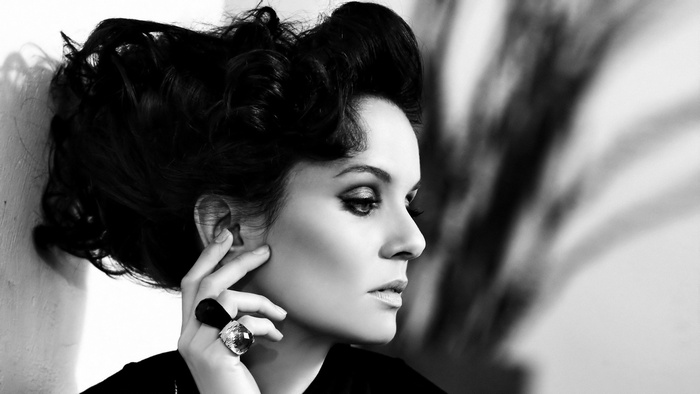 Sarah Wayne Callies in Black and White