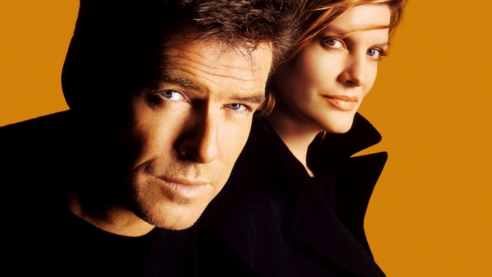 Pierce Brosnan and Rene Russo in The Thomas Crown Affair
