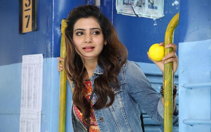 Samantha Akkineni holding a lemon