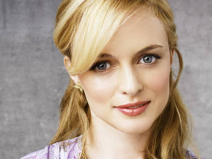 Heather Graham portrait