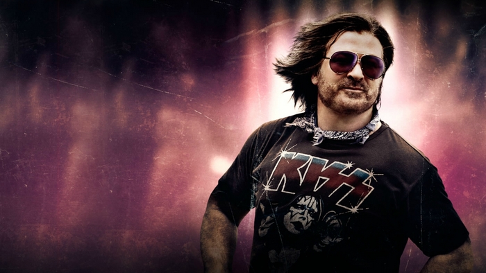 Alec Baldwin wearing a KISS t-shirt