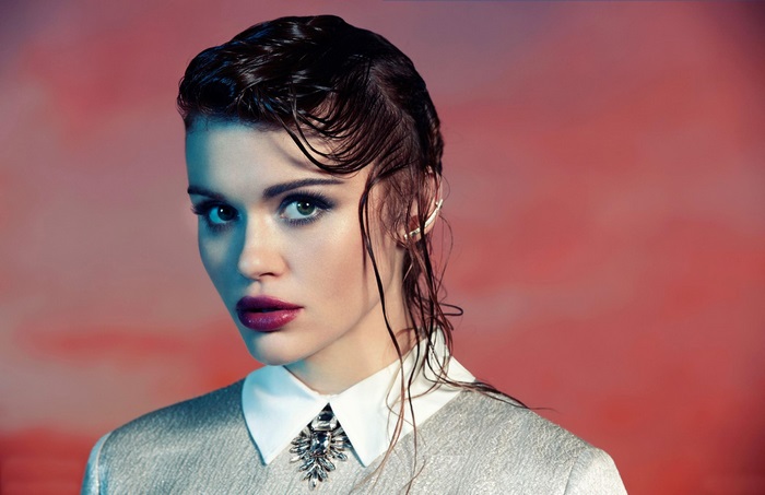 Holland Roden with wet hair and makeup