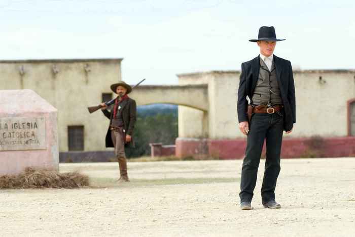 Viggo Mortensen in a Western setting