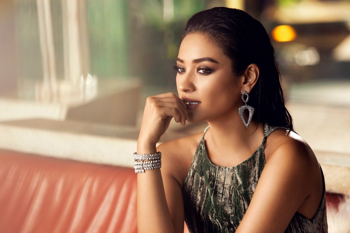 Shay Mitchell wearing jewelry