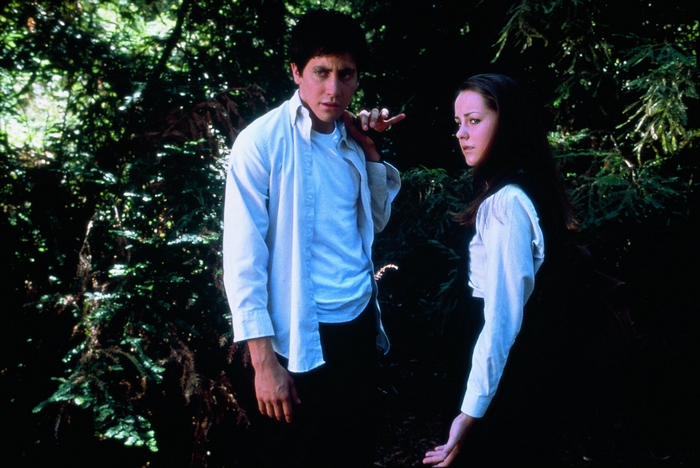 Donnie Darko: Donnie and Gretchen in the woods