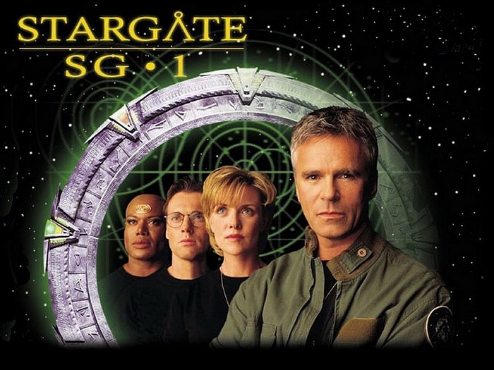 Stargate SG-1 characters in front of stargate
