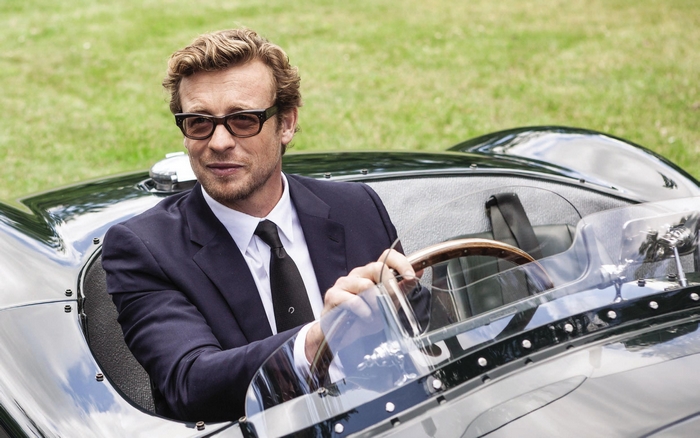 Simon Baker in a vintage car