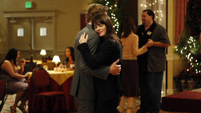 Simon Baker and Robin Tunney dancing