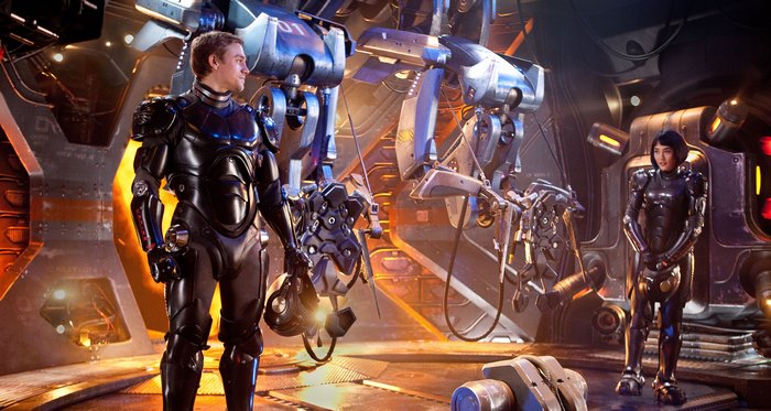 Charlie Hunnam and Rinko Kikuchi in Pacific Rim