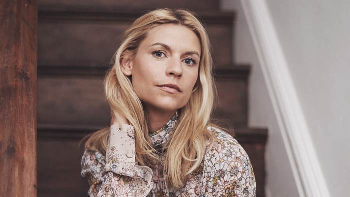 Claire Danes on Stairs