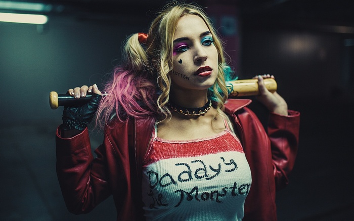 Harley Quinn from Suicide Squad holding a baseball bat