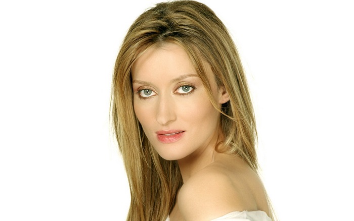 Natascha McElhone