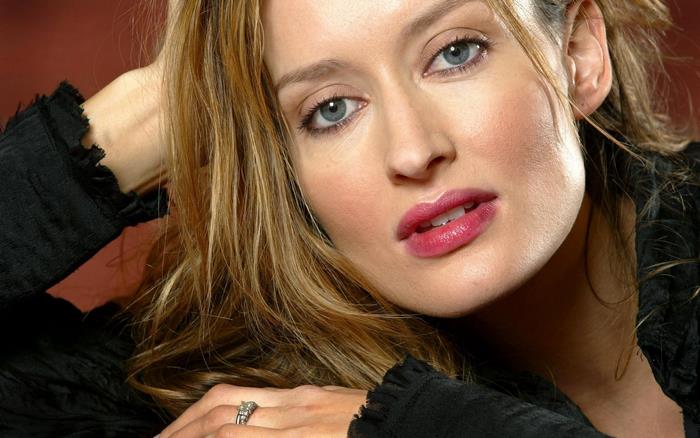 Natascha McElhone