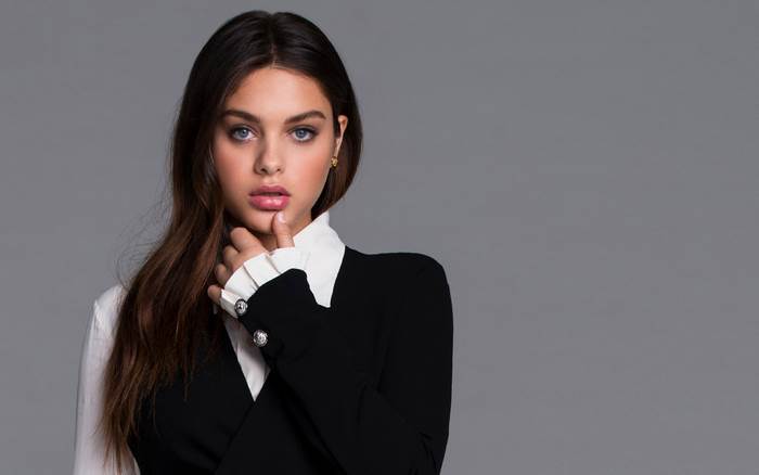 Odeya Rush in Black and White Outfit
