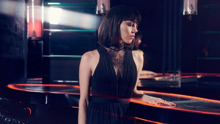 Aubrey Plaza in a black dress