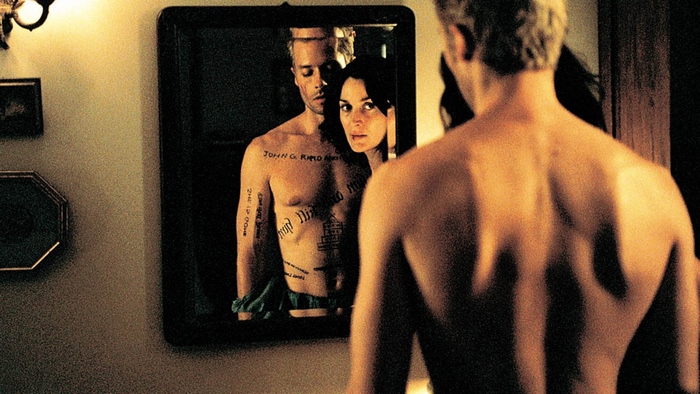 Memento Guy Pearce in Mirror