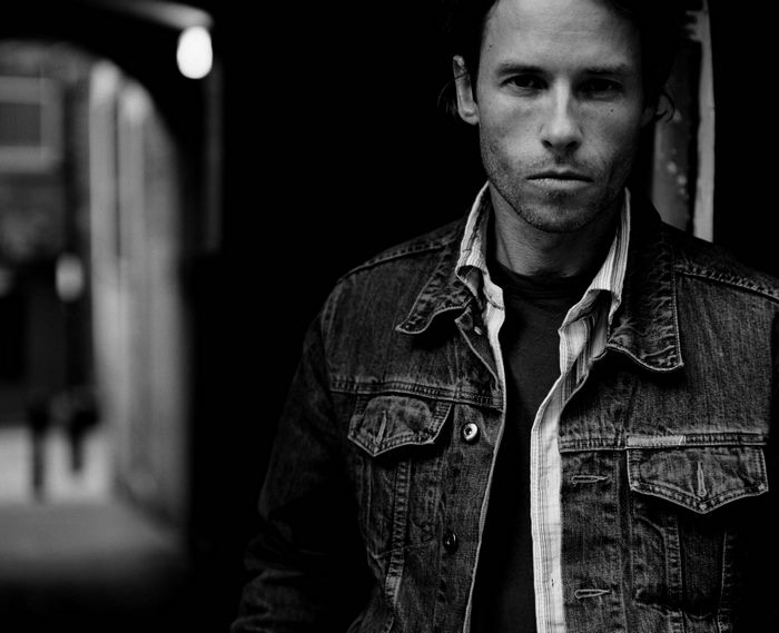 Guy Pearce in a denim jacket