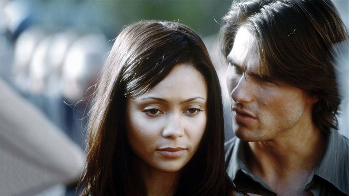 Thandie Newton and Tom Cruise in Mission: Impossible 2