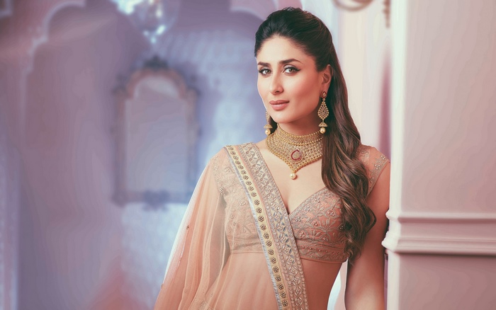 Kareena Kapoor Khan wearing traditional Indian jewelry