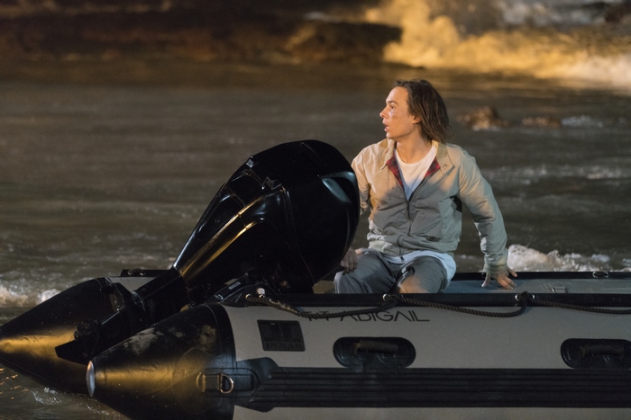 Fear the Walking Dead: Nick Clark in a boat