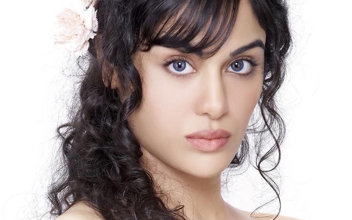 Adah Sharma with flower in hair