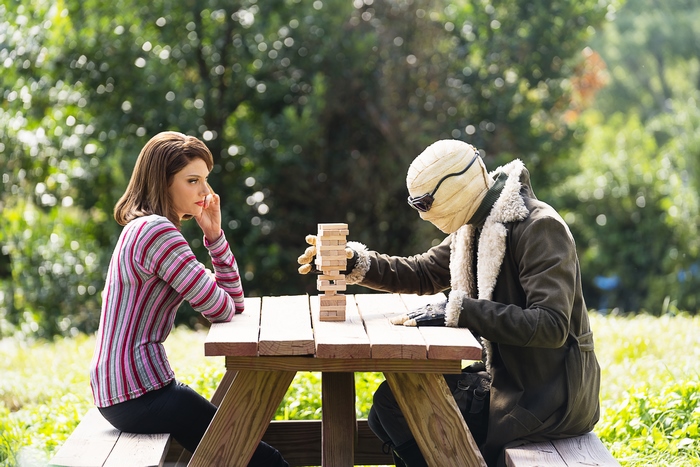 Rita Farr and Larry Trainor playing Jenga
