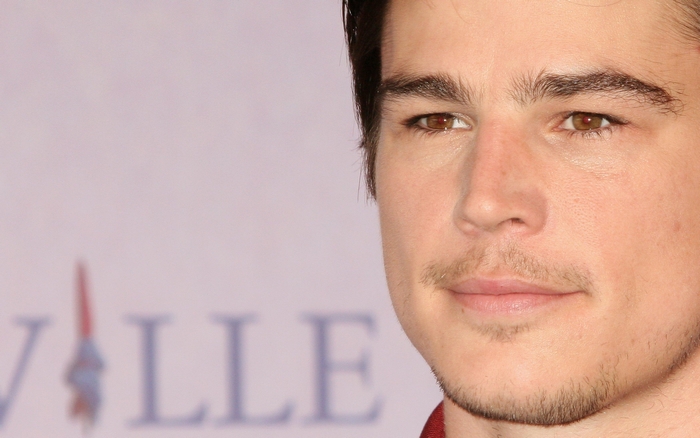 Josh Hartnett close-up portrait