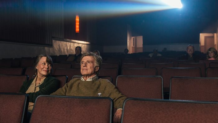 Robert Redford and Sissy Spacek in a movie theater