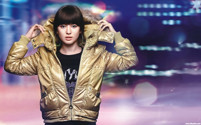 Song Hye-kyo in a golden puffer jacket